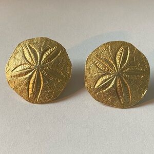 Vintage Dauplaise Gold Tone Sand Dollar Earrings Screw Clip On Earrings